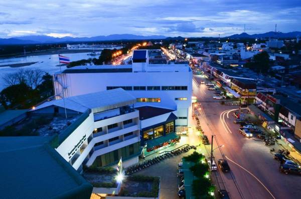 Viang Tak Riverside Hotel