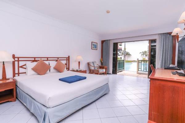 Amora Beach Resort Phuket - SHA Extra Plus