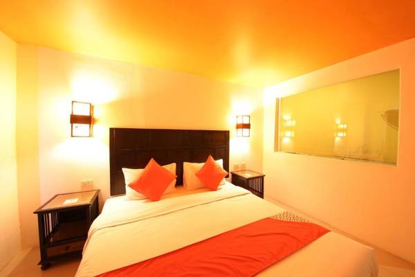 OYO 126 Patong Station House