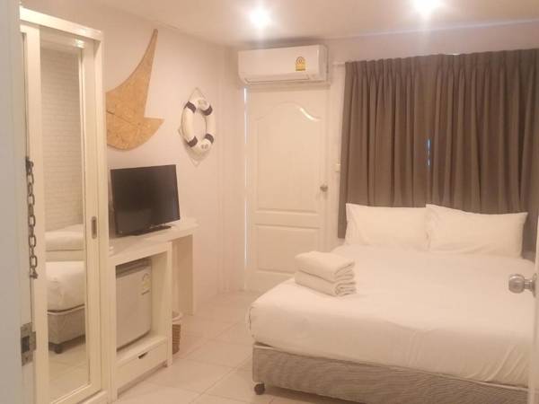 The Blue Pearl Kata Hotel