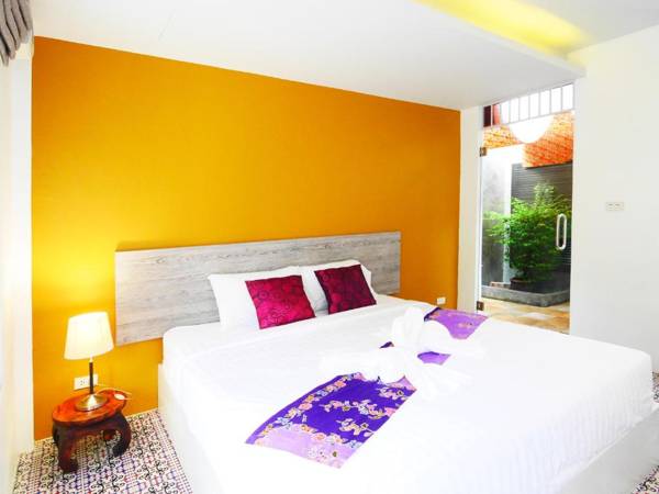 Forest Bungalows & Mama's Restaurant