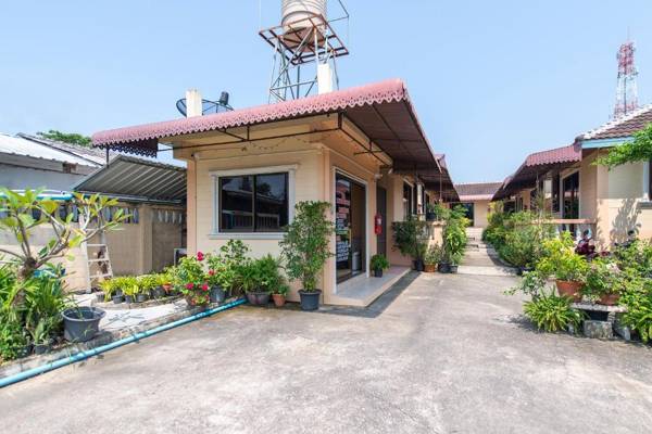 Vaccinated Staff - OYO 325 Naiyang Cottage