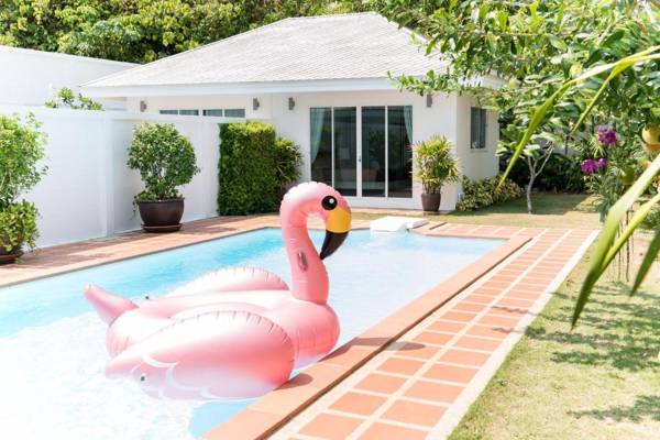 Baan Promphun Pool Villa by BV