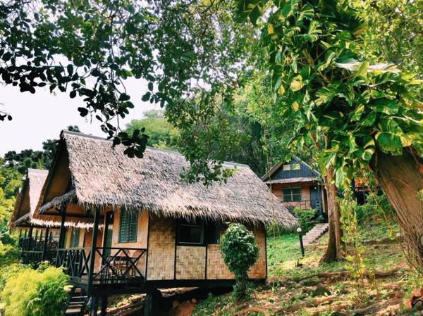 Naiya Beach Bungalow (Standard bungalows with Fan)