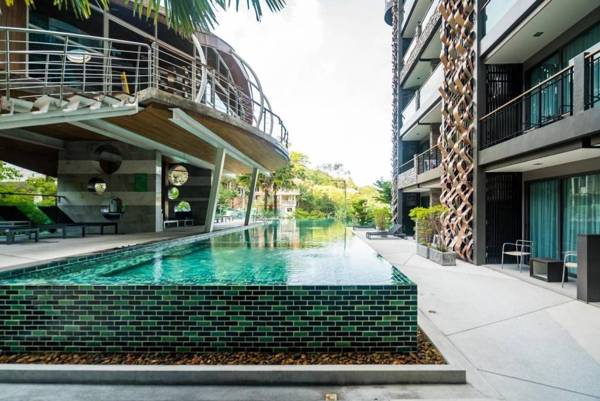 Charming pool view studio pool and gym in Patong