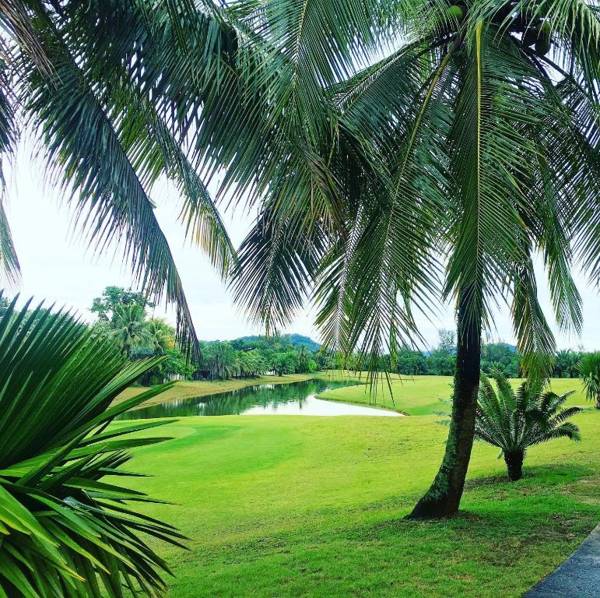 Beach Style Condo Pool Gym 1100m To Great Beach.