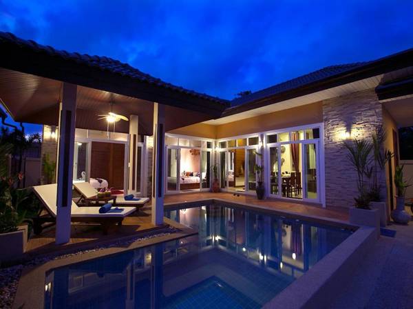 Rawai Private Villas - Pools and Garden