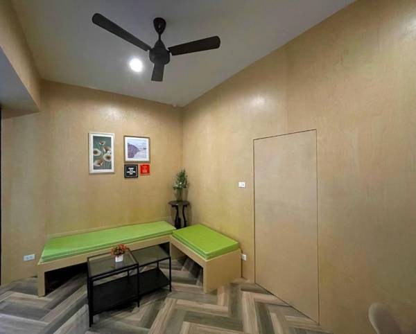 Room Actually Service Apartment