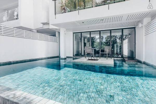 Four bedroom for 10 persons 15 mins to Patong