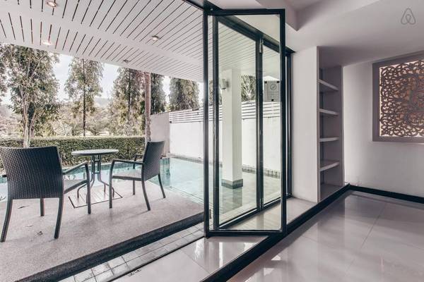 Four bedroom for 10 persons 15 mins to Patong