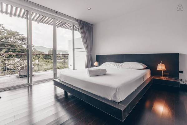 Four bedroom for 10 persons 15 mins to Patong
