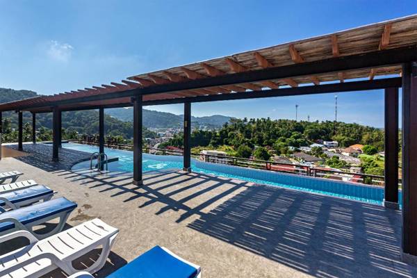 Seaview apartment near Karon beach rooftop pool!