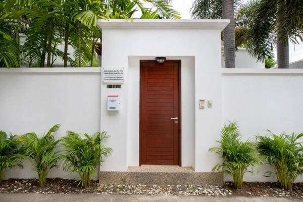 Beautiful peaceful 3 bedrooms pool villa at rawai