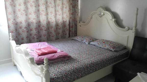 Popular Condo by Jintana