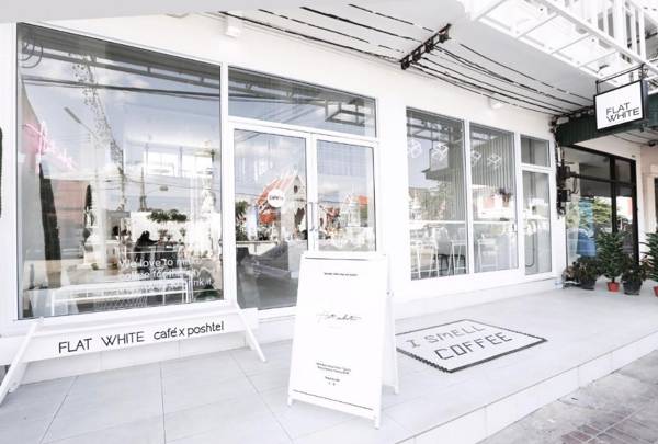 Flat White Cafe x Poshtel