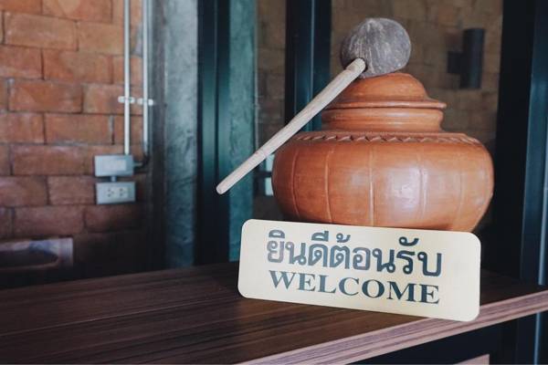 Tha Ma-O Bouteak Homestay