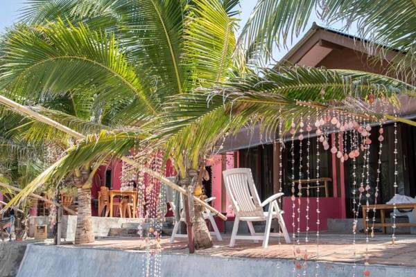 OYO 797 Pink House Bungalow