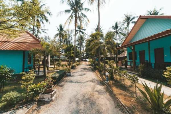 Lanta L.D. Beach Bungalows (SHA Plus)