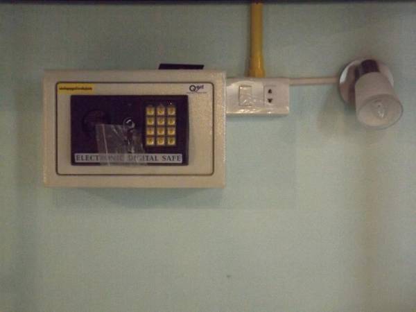 Lanta Long Beach Hostels