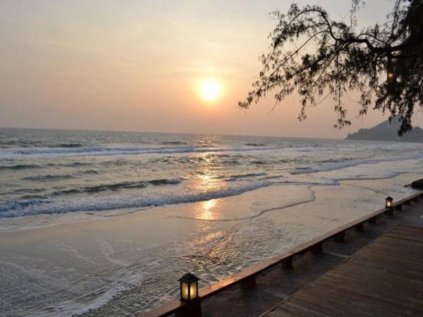 Baan Talay Dao Resort  (SHA Extra Plus)