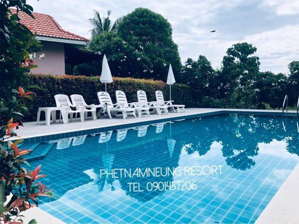 Phetnamneung Resort