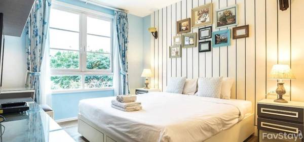 Summer Huahin Condo 2 Bedrooms Pool View Classic Room