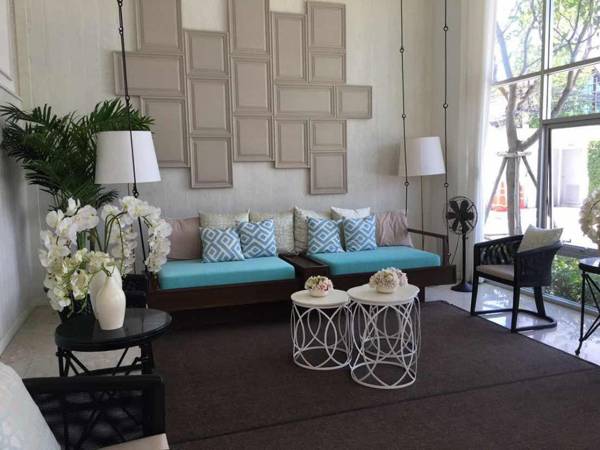 Baan Peang Ploen Hua Hin (by Montri C)