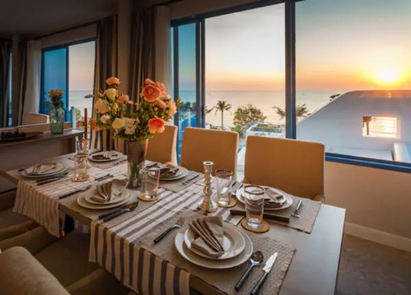 3BR Beachfront Jacuzzi Villa@Santora by Triple B