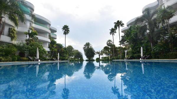 Hua Hin Beachfront Condo With Beach Access & Pools