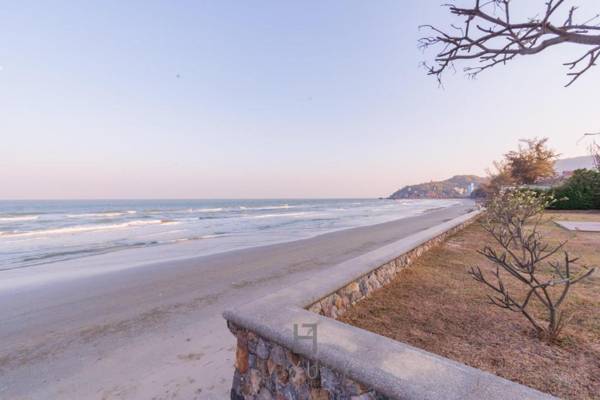 Beach Front 4 Bedroom Pool Villa VR