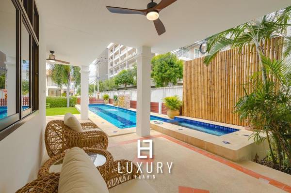 Walking Distance to Beach 4 Bedroom Pool Villa! HV
