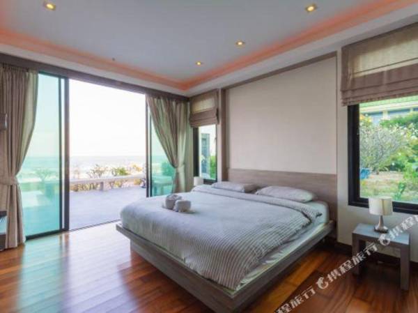 Beach Front 4 Bedroom Pool Villa (RV)