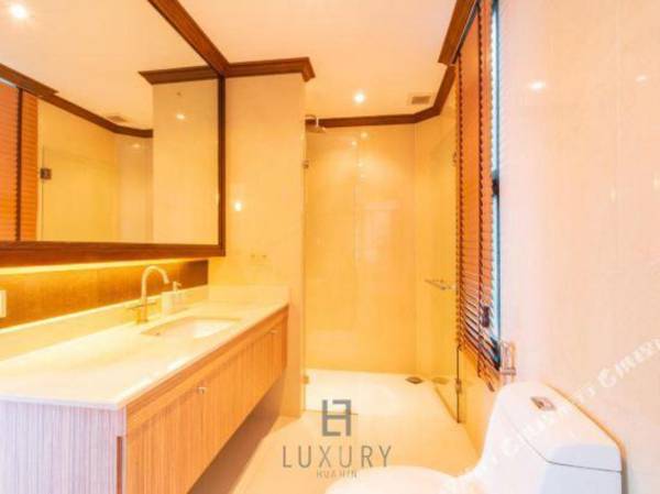 Beach Front 4 Bedroom Pool Villa (RV)