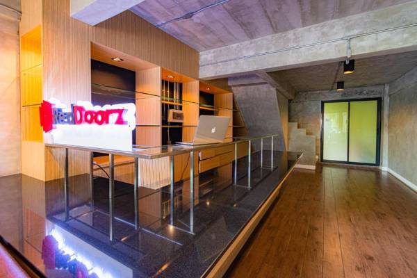 RedDoorz @ DJ Guesthouse Hua Hin 23