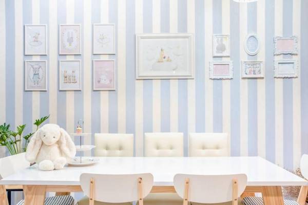 To the Moon Bed & Breakfast