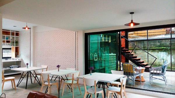 Baan Mai Kradan Hostel Chiang Rai