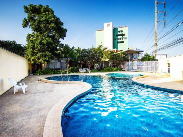 B2 Premier Hotel and Resort