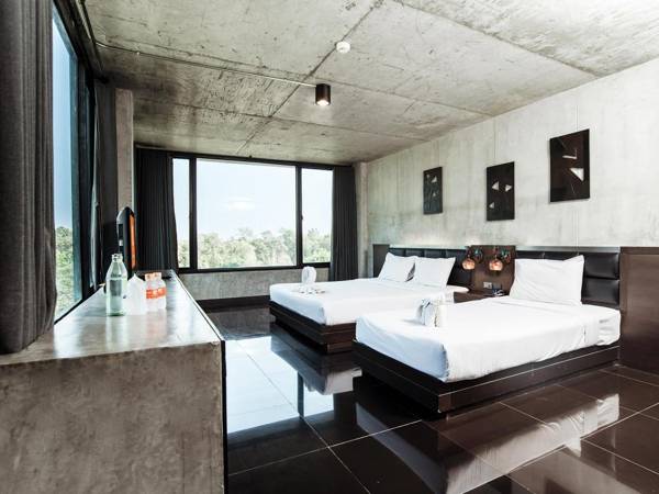 B2 Black Hotel