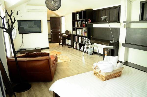 Early Bird Bed & Breakfast