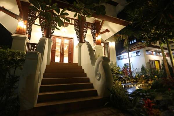 Rich Garden House Hotel