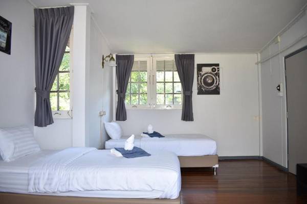 Maya Bed and Food Hostel