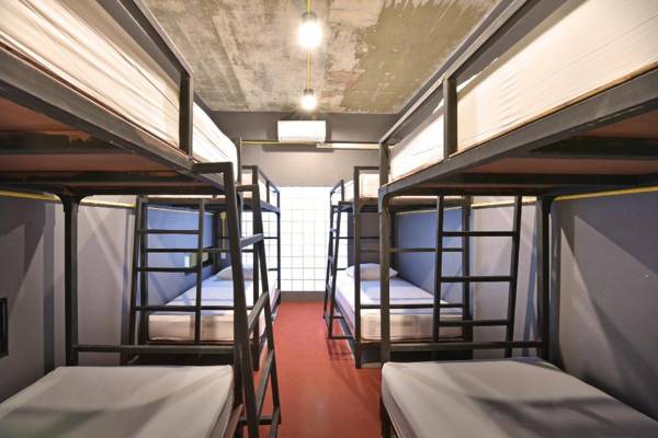 248 Street Hostel (Rooftop Bar and Pool)