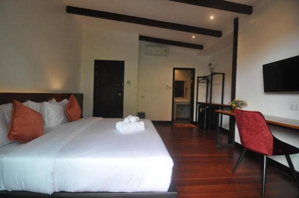 The Eight Ratvithi House - SHA Certified