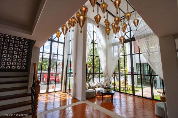 Lanna Oriental Hotel (SHA Extra Plus)