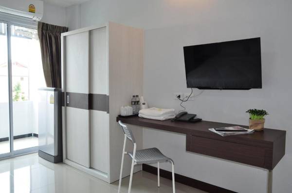 C Room @ Airport by Choktawee