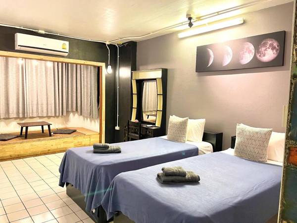 natural and convenient room twin bed in nimman