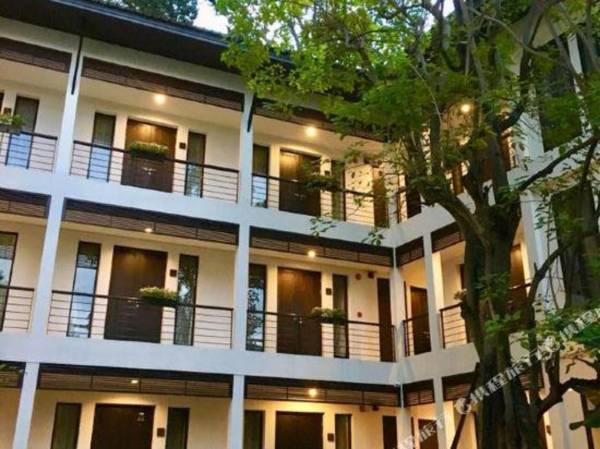 296 the Radtanaiya Residence