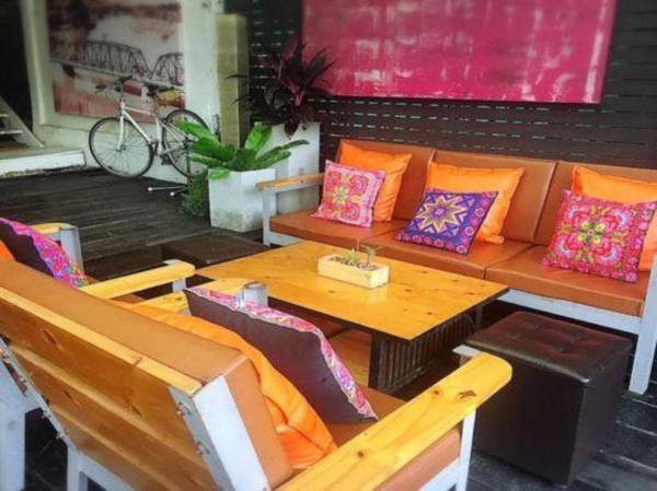 Sleep Ping Bed & River Bar - Hostel