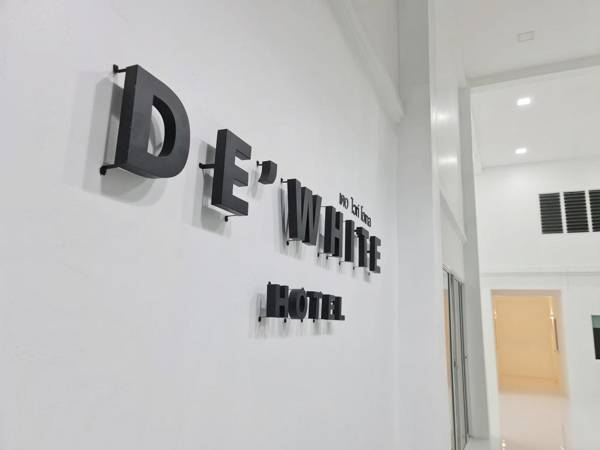 De'white Hotel