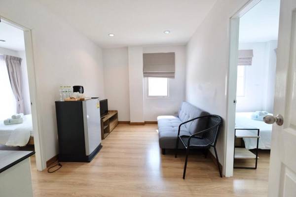 Living at Sphere Family room